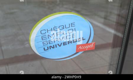 Bordeaux , France - 02 07 2024 : logo CESU marque et signe texte autocollant chèque emploi service universel signifie service universel check offic Banque D'Images