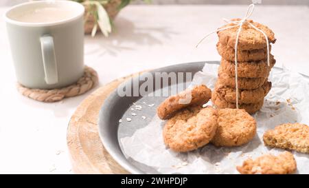 Concept de petit déjeuner avec biscuits au beurre cuits au four Banque D'Images