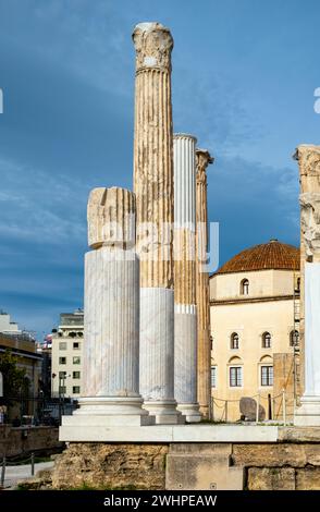 Colonnes de la Bibliothèque d'Hadrien, Athènes, Grèce Banque D'Images