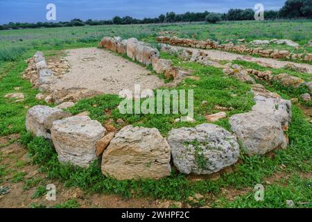 Talaiot techado.Yacimiento arqueologico de Hospitalet Vell. 1000-900 antes de Jesucristo. Majorque Banque D'Images