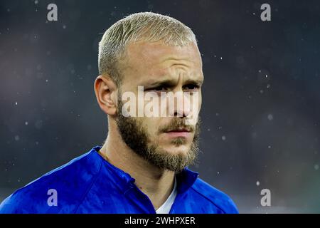 Le défenseur italien de l’Inter Federico Dimarco regarde pendant le match de football Serie A entre L’AS Roma et l’Inter au stade Olimpico à Rome, en Italie, le 10 février 2024. Banque D'Images