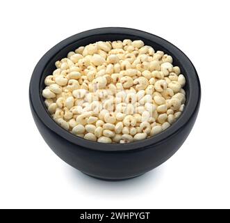 Millet soufflé isolé sur fond blanc Banque D'Images
