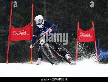 Chatel, France. 11 février 2024. Photo Alex Broadway/SWpix.com - 11/02/2024 - cyclisme - Championnats du monde de motoneige UCI 2024 - Chatel, haute-Savoie, France - Slalom double Elite hommes - Cedric Gracia, France crédit : SWpix/Alamy Live News Banque D'Images