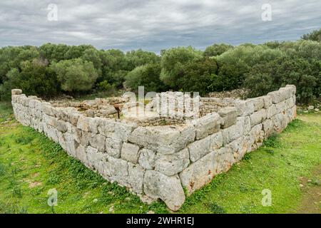 Talaiot techado.Yacimiento arqueologico de Hospitalet Vell. 1000-900 antes de Jesucristo. Majorque Banque D'Images