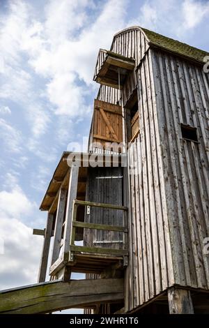 Aufgang einer Windmühle auf Holz Banque D'Images