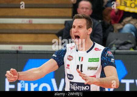 Exultation de Jan Kozamernik de ITAS Trentino volley en action lors du match entre ITAS Trentino volley et Asseco Resovia Rzesz˜w, valable pour Poo Banque D'Images