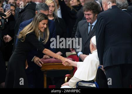 Vatican, Vatican. 11 février 2024. Italie, Rome, Vatican, 2024/2/11.le pape François rencontre le président argentin Javier Milei, après avoir présidé une messe avec cérémonie de canonisation de la missionnaire du XVIIIe siècle Maria Antonia de Paz y Figueroa (1730-1799), également connue sous le nom de 'Mama Antula', au Vatican photographie par Alessia Giuliani / Catholic Press photo s. RESTREINTE À UN USAGE ÉDITORIAL - PAS DE MARKETING - PAS DE CAMPAGNES PUBLICITAIRES. Crédit : Agence photo indépendante/Alamy Live News Banque D'Images