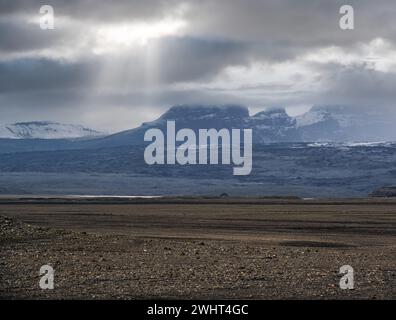 Islande automne paysage de toundra près du glacier de Haoldukvisl, Islande. La langue du glacier glisse de la carte de la Vatnajokull ou de la Vatna GL Banque D'Images