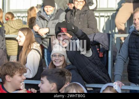 Eastleigh, Royaume-Uni. 11 février 2024. Jubilez les fans de football après le match de la FA Cup Adobe pour femmes entre Southampton et Manchester United au Silverlake Stadium, Eastleigh. (Tom Phillips/SPP) crédit : photo de presse sportive SPP. /Alamy Live News Banque D'Images