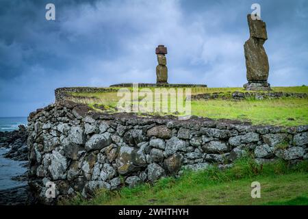 Moais à Tahai, Rapa Nui, île de Pâques Banque D'Images