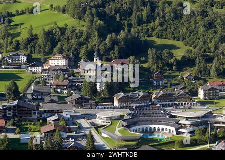 Bad Kleinkirchheim avec Thermal Römerbad, Carinthie, Autriche, Europe Banque D'Images