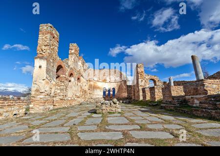 La basilique byzantine d'Agios Achilios (Saint Achille), sur l'île du même nom dans le petit lac de Prespa, dans la préfecture de Florina, Macédoine regio Banque D'Images