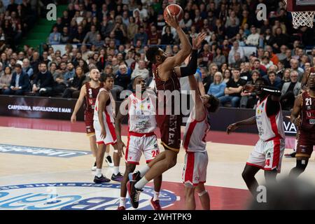 Venise, Italie. 11 février 2024. Attaque de Jeff Brooks lors du Umana Reyer Venezia vs Estra Pistoia au Taliercio à Venise, Italie le 11 février 2024 lors du Umana Reyer Venezia vs Estra Pistoia, match italien de basket Serie A à Venise, Italie, 11 février 2024 crédit : Agence photo indépendante/Alamy Live News Banque D'Images