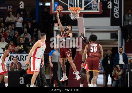 Venise, Italie. 11 février 2024. Attaque d'Amedeo Tessitori lors du Umana Reyer Venezia vs Estra Pistoia au Taliercio à Venise, Italie le 11 février 2024 lors du Umana Reyer Venezia vs Estra Pistoia, match italien de basket Serie A à Venise, Italie, 11 février 2024 crédit : Agence photo indépendante/Alamy Live News Banque D'Images