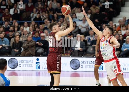 Venise, Italie. 11 février 2024. Tournage de Kyle Wiltjer lors de l'Umana Reyer Venezia vs Estra Pistoia au Taliercio à Venise, Italie le 11 février 2024 lors de l'Umana Reyer Venezia vs Estra Pistoia, match italien de basket Serie A à Venise, Italie, 11 février 2024 crédit : Agence photo indépendante/Alamy Live News Banque D'Images