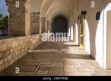 Complexe monumental de l'ex San Francesco della Scarpa, centre historique de Bari, région des Pouilles (Pouilles), Italie, 18 septembre 2022 Banque D'Images