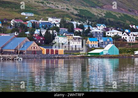 La ville de Siglufjordur, la partie nord de l'Islande Banque D'Images