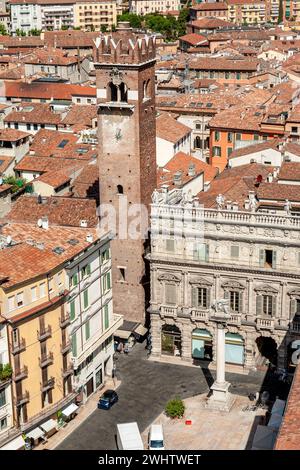 Vue panoramique de Vérone depuis la torre dei lamberti, Italie Banque D'Images