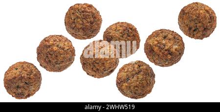 Balles de falafel isolées sur fond blanc, pleine profondeur de champ Banque D'Images