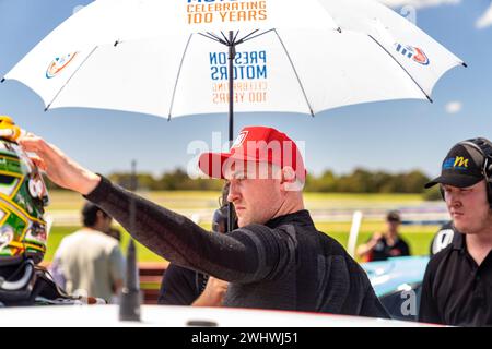 Sandown Park, Australie. 11 février 2024. Dylan O’Keeffe (#11) lors de la marche avant la course 2 de la SuperCheap Auto TCR Australia Series dimanche à la Shannon’s Speed Series Race Sandown Credit : James Forrester/Alamy Live News Banque D'Images