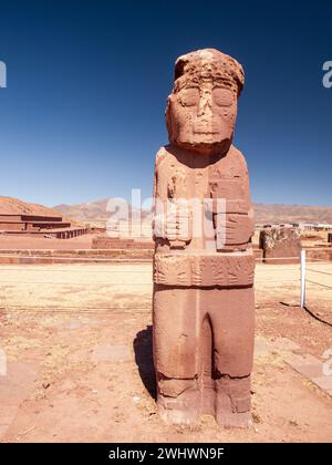 Vestiges archéologiques et sculptures de la civilisation Tiahuanaco dans le complexe Puma Punku, Bolivie Banque D'Images