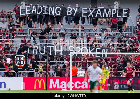 Sydney, Australie. 11 février 2024. Les fans de Wanderers montrent leur soutien lors du match de A-League Men Rd16 entre les Wanderers et les Newcastle jets au CommBank Stadium le 11 février 2024 à Sydney, Australie crédit : IOIO IMAGES/Alamy Live News Banque D'Images