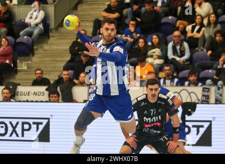 Porto, Portugal. 10 février 2024. Porto, 02/10/2024 - le Futebol Clube do Porto a accueilli Associação Atlética de Águas Santas cet après-midi, au stade Pavilhão Dragão Arena, dans un match comptant pour la 17ème manche du Championnat National de Handball - 2023/2024. Fabio Magalhaes. (José Carmo/Global Imagens) crédit : Atlantico Press/Alamy Live News Banque D'Images