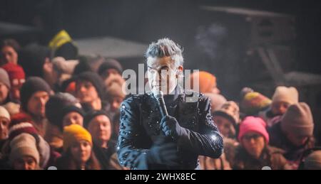 Schladming, Steiermark, Österreich : Robbie Williams im Konzert zur Saisoneröffnung der Wintersaison 2023 / 2024 ouverture de ski Schladming Dachstein Planai, Hauser Kaibling, Reiteralm, Hochwurzen - Weltstar, VIP, promi *** Schladming, Styrie, Autriche Robbie Williams en concert à l'ouverture de la saison d'hiver 2023 2024 ouverture du ski Schladming Dachstein Planai, Hauser Kaibling, Reiteralm, Hochwurzen World star, VIP, Celebrity Copyright : xJoeranxSteinsiekx Banque D'Images