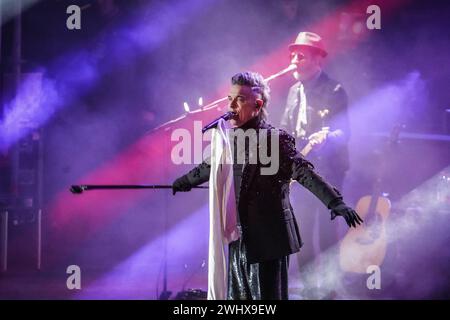 Schladming, Steiermark, Österreich : Robbie Williams im Konzert zur Saisoneröffnung der Wintersaison 2023 / 2024 ouverture de ski Schladming Dachstein Planai, Hauser Kaibling, Reiteralm, Hochwurzen - Weltstar, VIP, promi *** Schladming, Styrie, Autriche Robbie Williams en concert à l'ouverture de la saison d'hiver 2023 2024 ouverture du ski Schladming Dachstein Planai, Hauser Kaibling, Reiteralm, Hochwurzen World star, VIP, Celebrity Copyright : xJoeranxSteinsiekx Banque D'Images