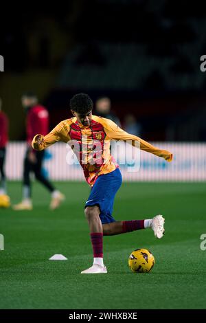 Barcelone, Espagne, 11 février 2024. Espagnol LaLiga EA Sports : FC Barcelona v Granada CF. (27) Lamine Yamal échauffement. Crédit : Joan G/Alamy Live News Banque D'Images