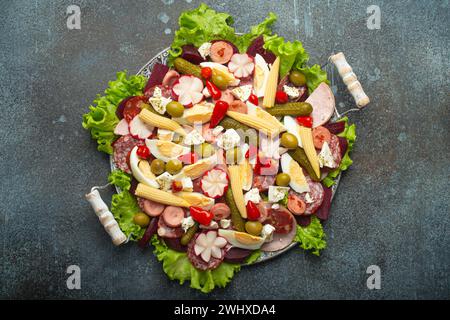 Fibre, salade du Guatemala, du Mexique et de l'Amérique latine, servie sur une grande assiette vue de dessus. Plat festif pour la Toussaint Day (jour de T Banque D'Images