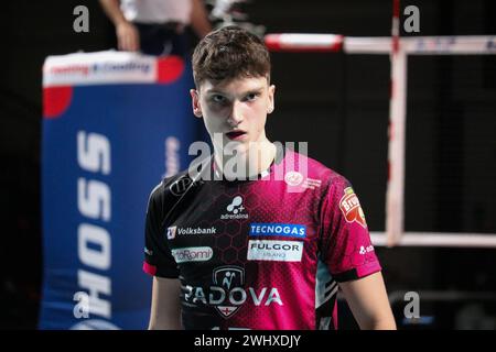 Padoue, Italie. 11 février 2024. LUCA PORRO (PALLAVOLO PADOVA) pendant Pallavolo Padova vs Allianz Milano, match de Volleyball Italien Serie A Men SuperLeague à Padoue, Italie, 11 février 2024 crédit : Agence photo indépendante/Alamy Live News Banque D'Images