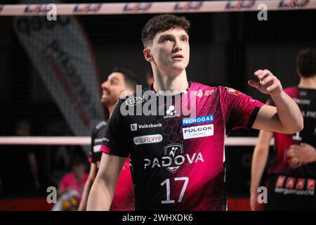 Padoue, Italie. 11 février 2024. LUCA PORRO (PALLAVOLO PADOVA) pendant Pallavolo Padova vs Allianz Milano, match de Volleyball Italien Serie A Men SuperLeague à Padoue, Italie, 11 février 2024 crédit : Agence photo indépendante/Alamy Live News Banque D'Images