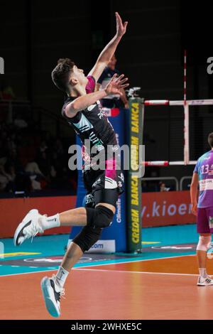 Padoue, Italie. 11 février 2024. LUCA PORRO (PALLAVOLO PADOVA) pendant Pallavolo Padova vs Allianz Milano, match de Volleyball Italien Serie A Men SuperLeague à Padoue, Italie, 11 février 2024 crédit : Agence photo indépendante/Alamy Live News Banque D'Images