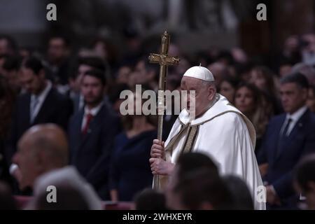 Cité du Vatican, Vatican, 11 février 2024. Le pape François préside la cérémonie de canonisation de la nouvelle sainte Argentine, María Antonia de Paz y Figueroa, en préparation Basilique Pierre au Vatican. Maria Grazia Picciarella/Alamy Live News Banque D'Images