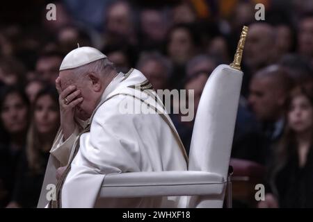 Cité du Vatican, Vatican, 11 février 2024. Le pape François préside la cérémonie de canonisation de la nouvelle sainte Argentine, María Antonia de Paz y Figueroa, en préparation Basilique Pierre au Vatican. Maria Grazia Picciarella/Alamy Live News Banque D'Images