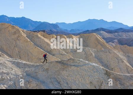 Zabriskie point est un point de vue situé dans la région d'Amargosa Range du parc national de la Vallée de la mort, Californie, États-Unis Banque D'Images