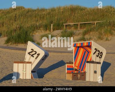 Coucher de soleil sur l'île de langeoog dans la mer du Nord Banque D'Images