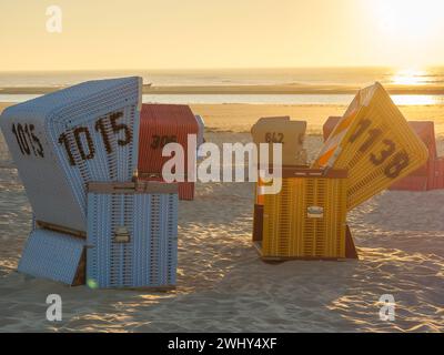 Coucher de soleil sur l'île de langeoog dans la mer du Nord Banque D'Images