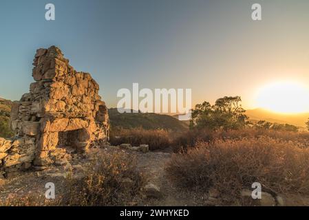 Château de Knapp, site historique, montagnes de Santa Barbara, ruines, paysage de montagne, vestiges architecturaux Banque D'Images