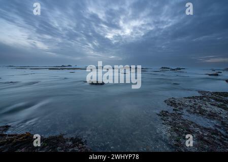 Mavericks, Big Wave Surfing, marée basse, Half Moon Bay, Port, côte, Californie, Surf Spot, Sports extrêmes, surf Banque D'Images