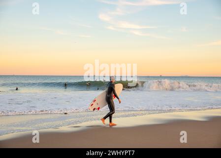 Surf, Sandspit, Santa Barbara Harbor, Surf, Sport, bodyboard, Perfect Wave, océan, eau, loisirs, loisirs Banque D'Images