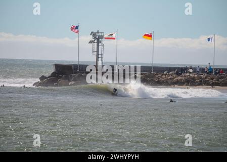 Surf, Sandspit, Santa Barbara Harbor, Surf, Sport, bodyboard, Perfect Wave, océan, eau, loisirs, loisirs, action Banque D'Images