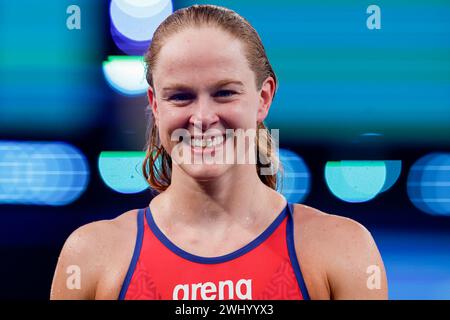 DOHA, QATAR - 12 FÉVRIER : Maaike de Waard, des pays-Bas, en compétition dans les manches du 100 m dos féminin le jour 11 : natation des Championnats du monde de natation de Doha 2024 le 12 février 2024 à Doha, Qatar. (Photo de MTB-photo/BSR Agency) Banque D'Images