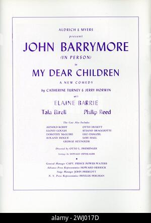 JOHN BARRYMORE ELAINE BARRIE TALA BIRELL PHILIP REED et DOROTHY McGuire dans la nouvelle comédie MY DEAR CHILDREN 1940, réalisateur OTTO PREMINGER, scénaristes Catherine Turney et Jerry Horwin, produit par Richard Aldrich et Richard Myers au Belasco Theatre de Broadway, New York du 31 janvier au 18 mai 1940 Banque D'Images