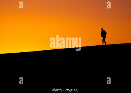 Dumont Sand Dunes, comté d'Inyo Californie, parc national de la Vallée de la mort, dunes de sable, coucher de soleil, contours des dunes de sable Banque D'Images