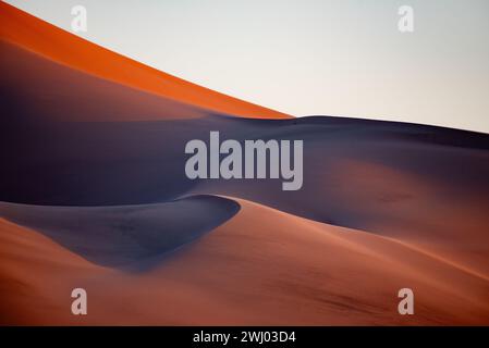 Dumont Sand Dunes, comté d'Inyo Californie, parc national de la Vallée de la mort, dunes de sable, coucher de soleil, contours des dunes de sable Banque D'Images