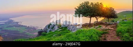 Arbel, Israël - 09 février 2024 : vue panoramique au lever du soleil sur la mer de Galilée, depuis le mont Arbel (côté ouest), Nord d'Israël Banque D'Images