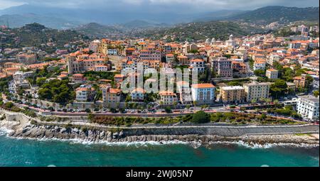 Vue aérienne de Porto Maurizio sur la Riviera italienne dans la province d'Imperia Banque D'Images