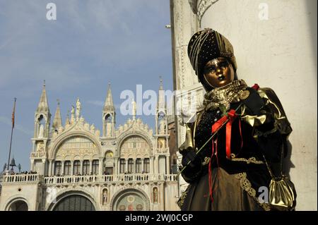 Venise, Italie. 07 février 2024. DIDIER SAULNIER/MAXPPP ITALIE CARNAVAL DE VENISE 2024 le 07-02-2024 - CARNAVAL de Venise 7 février 2024 crédit : MAXPPP/Alamy Live News Banque D'Images